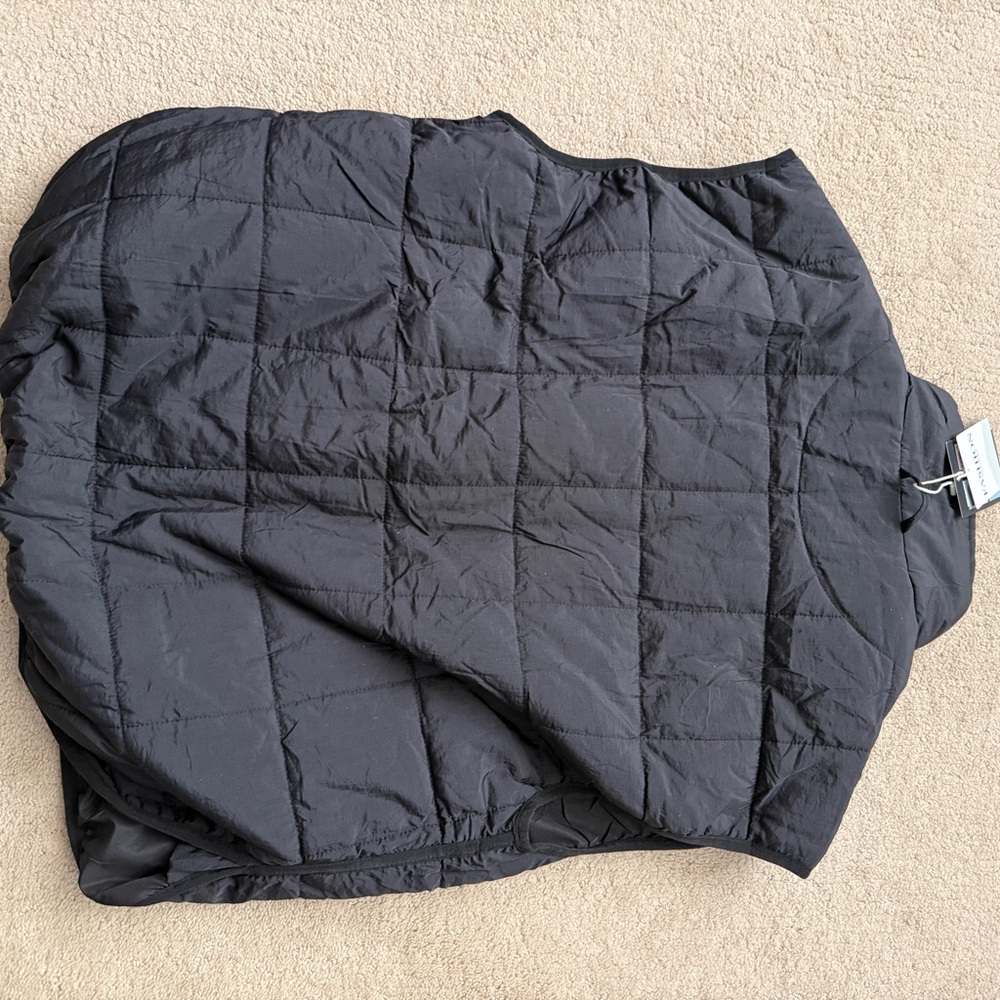 Elegant Black Quilted Vest for Women - Picture 4 of 5